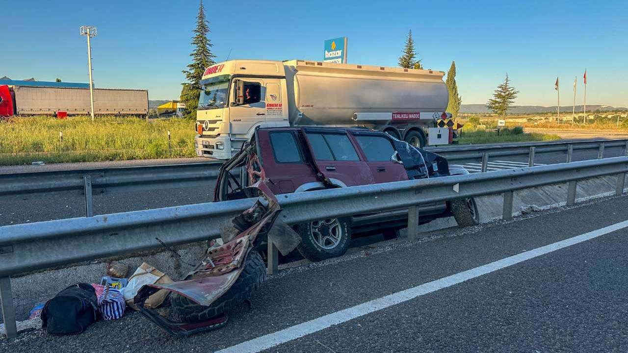 Uşak'ta Hurdaya Dönen Cip 1 Kişiye Mezar Oldu 7